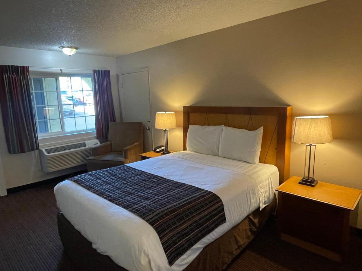 Skyway Inn - Seatac Exterior photo
