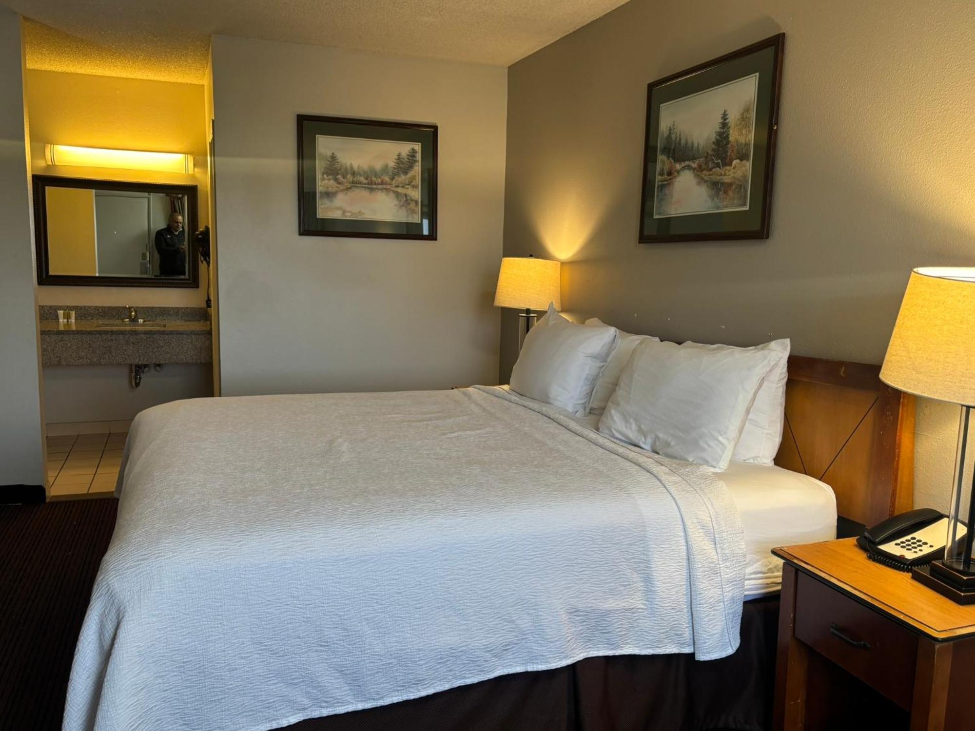 Skyway Inn - Seatac Exterior photo